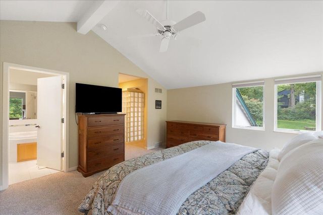 1484 Ravenoaks Trail, Oregon, WI 53575