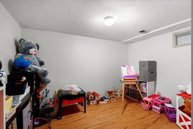 1484 Ravenoaks Trail, Oregon, WI 53575