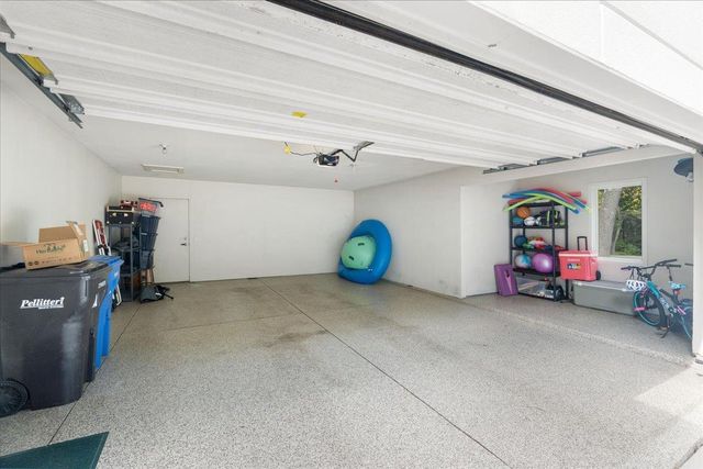 1484 Ravenoaks Trail, Oregon, WI 53575