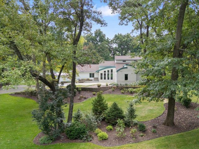 1484 Ravenoaks Trail, Oregon, WI 53575