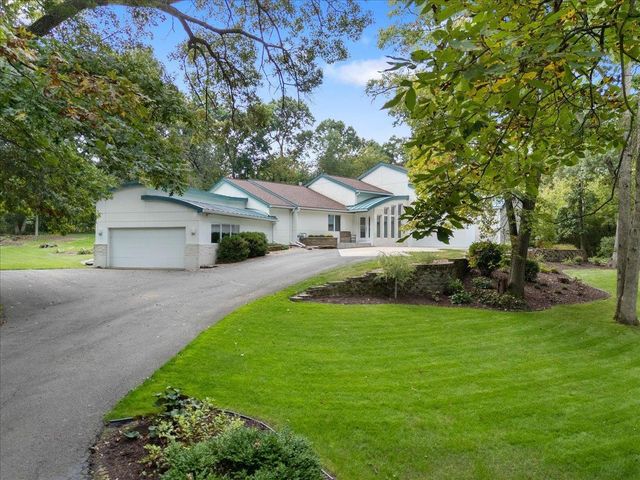 1484 Ravenoaks Trail, Oregon, WI 53575