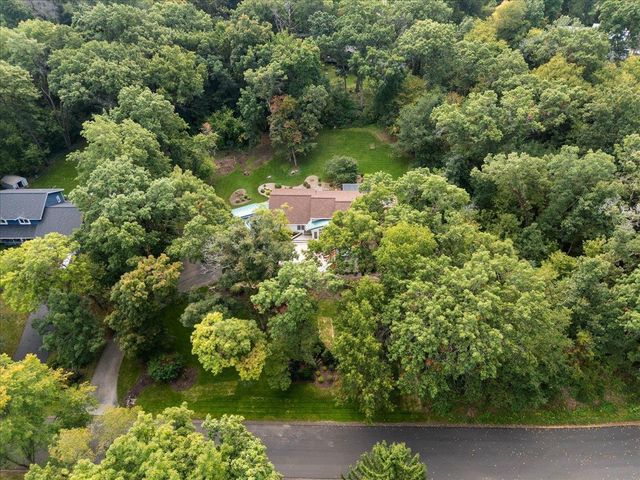 1484 Ravenoaks Trail, Oregon, WI 53575