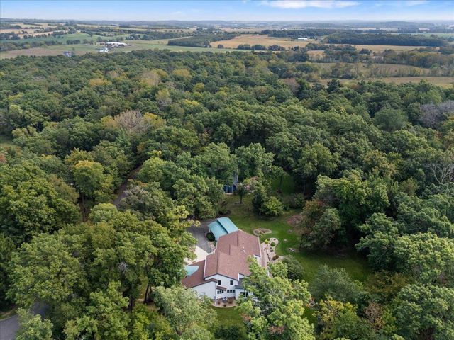 1484 Ravenoaks Trail, Oregon, WI 53575