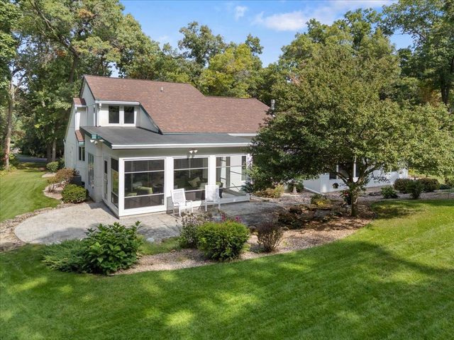 1484 Ravenoaks Trail, Oregon, WI 53575