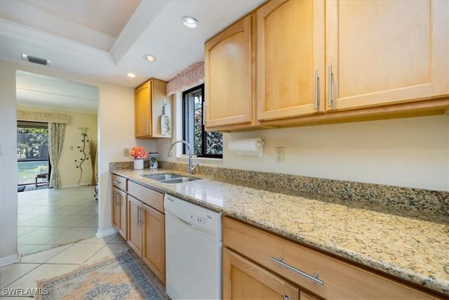 536 Lake Louise CIR B102, Naples, FL 34110