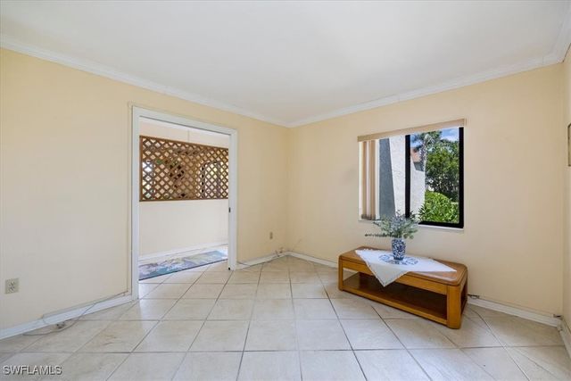 536 Lake Louise CIR B102, Naples, FL 34110