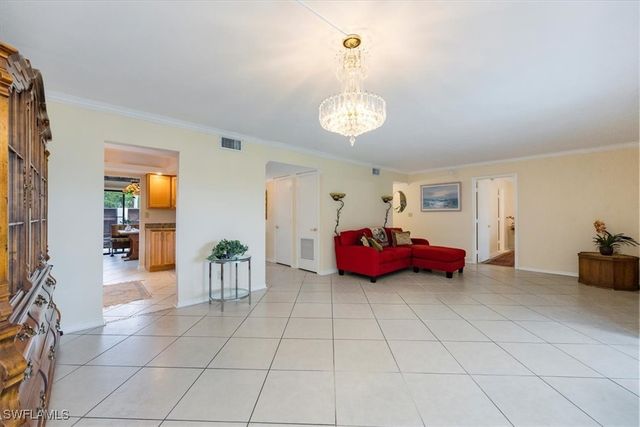 536 Lake Louise CIR B102, Naples, FL 34110