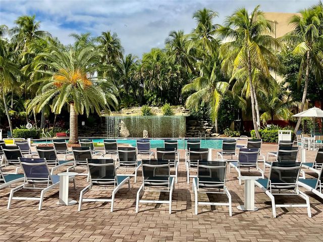 9517 Fontainebleau Boulevard 601-506, Miami, FL 33172