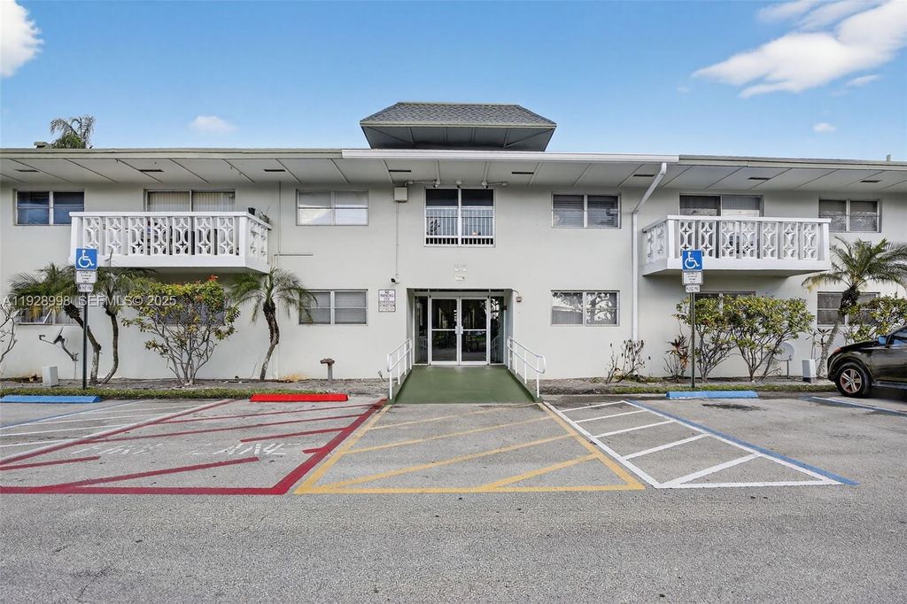 4200 NW 3rd Ct 141, Plantation, FL 33317