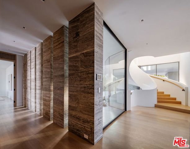 1504 N Kenter Avenue, Los Angeles, CA 90049