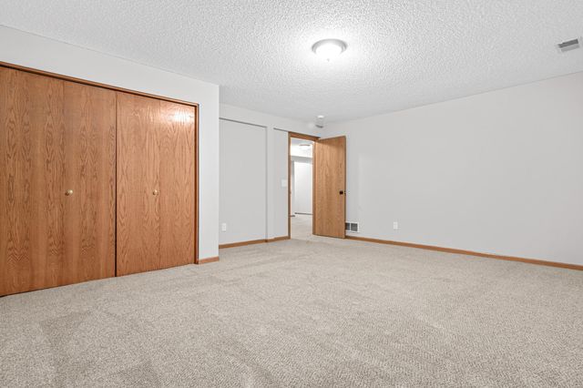 2902 Magnolia Drive, Woodbury, MN 55125