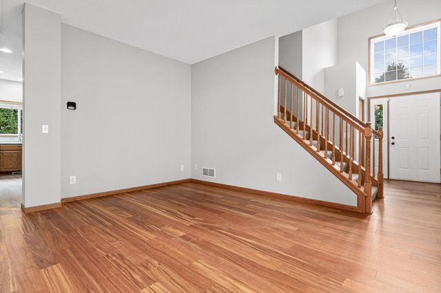 2902 Magnolia Drive, Woodbury, MN 55125