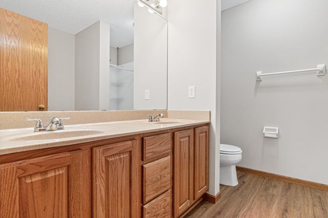 2902 Magnolia Drive, Woodbury, MN 55125