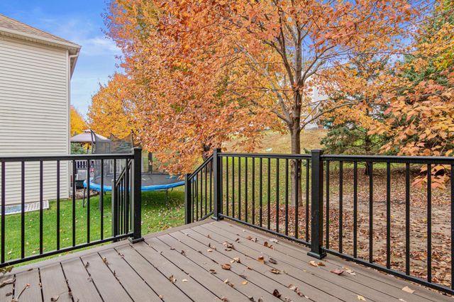 2902 Magnolia Drive, Woodbury, MN 55125