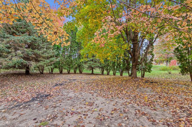 2902 Magnolia Drive, Woodbury, MN 55125