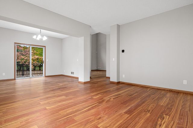 2902 Magnolia Drive, Woodbury, MN 55125