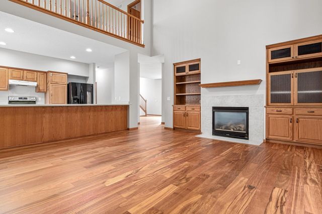 2902 Magnolia Drive, Woodbury, MN 55125