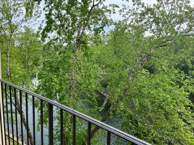 183 N Waters Edge Drive W 301, Glendale Heights, IL 60139