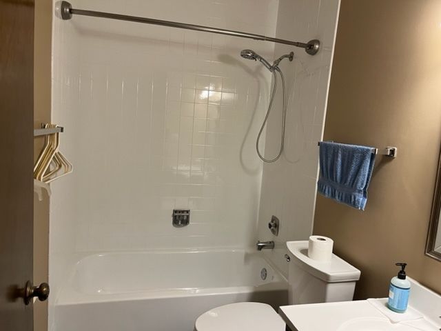 183 N Waters Edge Drive W 301, Glendale Heights, IL 60139
