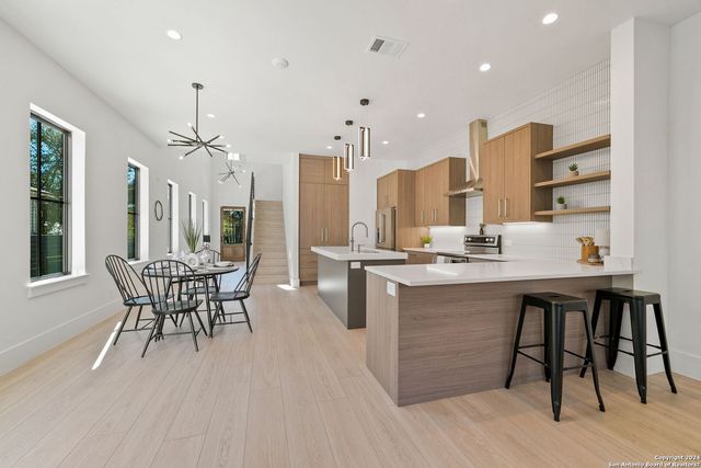 707 E HUISACHE AVE, San Antonio, TX 78212