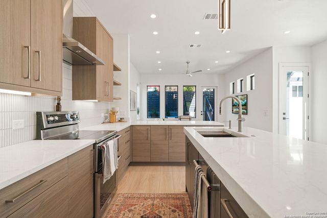 707 E HUISACHE AVE, San Antonio, TX 78212