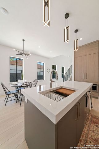 707 E HUISACHE AVE, San Antonio, TX 78212