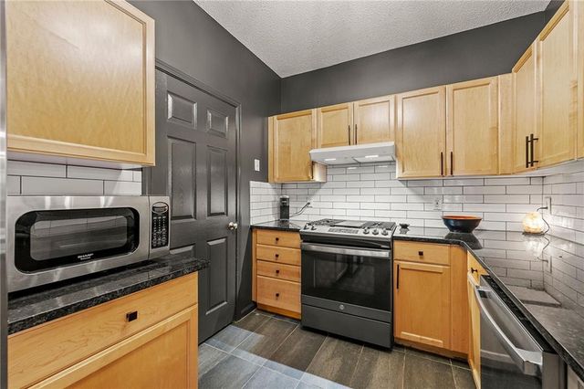 409 The Crossings Lane, Woodstock, GA 30189