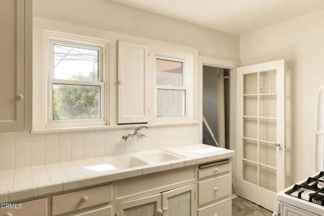 3117 Stanford Avenue, Los Angeles, CA 90292