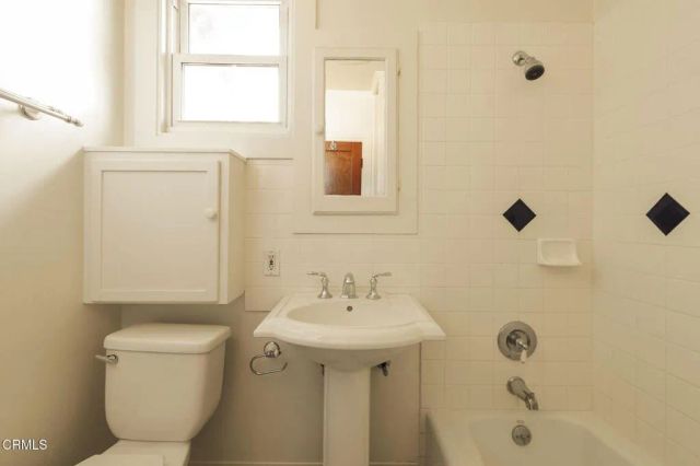 3117 Stanford Avenue, Los Angeles, CA 90292