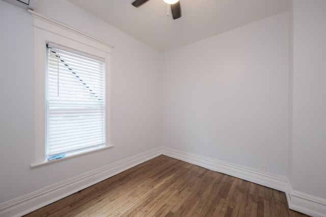 7653 S Saint Lawrence Avenue, Chicago, IL 60619