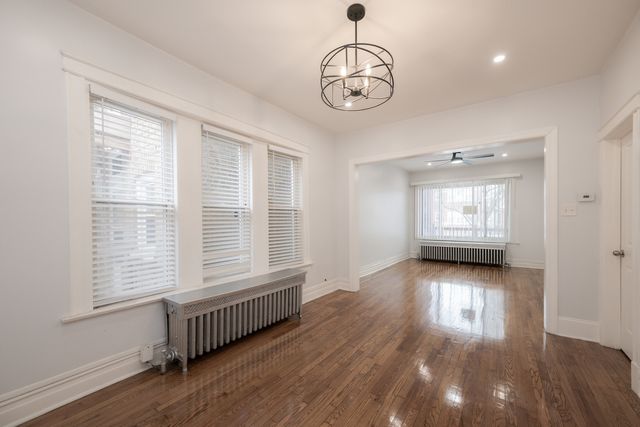 7653 S Saint Lawrence Avenue, Chicago, IL 60619