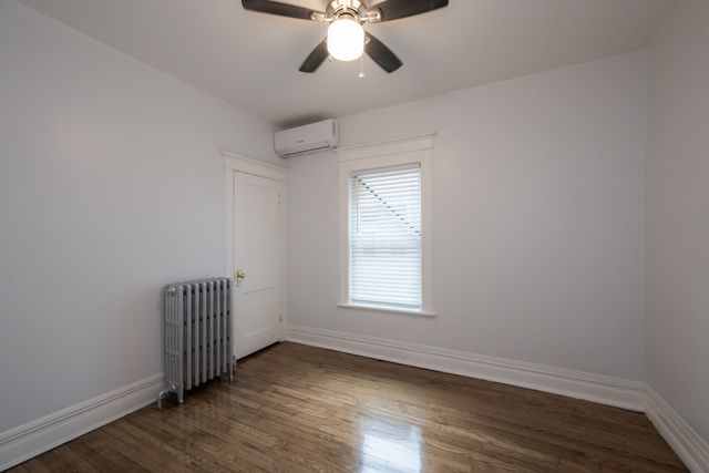 7653 S Saint Lawrence Avenue, Chicago, IL 60619