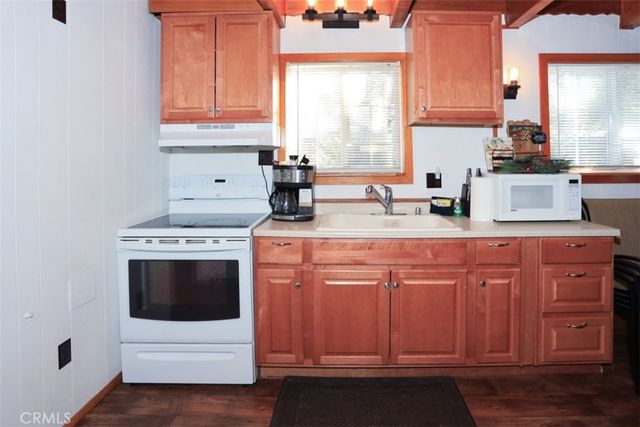 631 Los Angeles Avenue, Sugarloaf, CA 92386