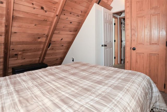 631 Los Angeles Avenue, Sugarloaf, CA 92386