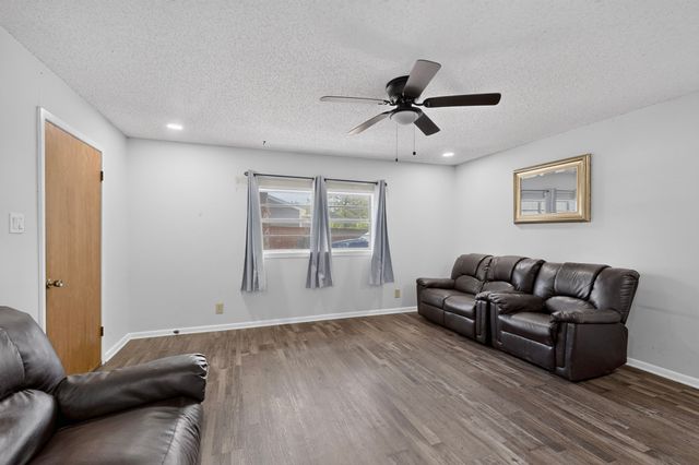 908 W Heron Street, Denison, TX 75020