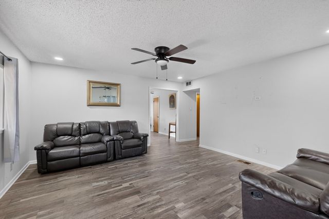 908 W Heron Street, Denison, TX 75020