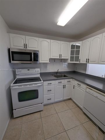16740 NE 9th Avenue 406, North Miami Beach, FL 33162