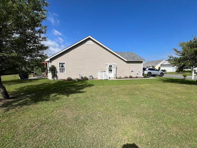 735 Wintercreeper Dr., Longs, SC 29568