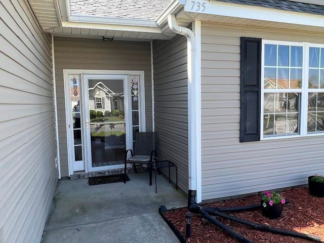 735 Wintercreeper Dr., Longs, SC 29568