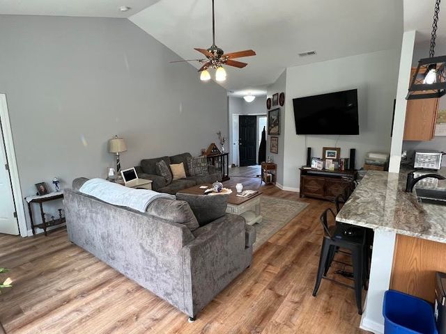 735 Wintercreeper Dr., Longs, SC 29568