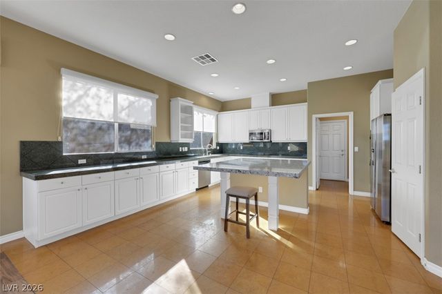 7392 Shady Breeze Court, Las Vegas, NV 89113