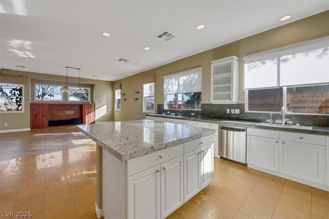 7392 Shady Breeze Court, Las Vegas, NV 89113