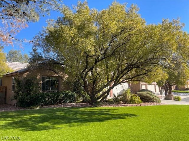 7392 Shady Breeze Court, Las Vegas, NV 89113