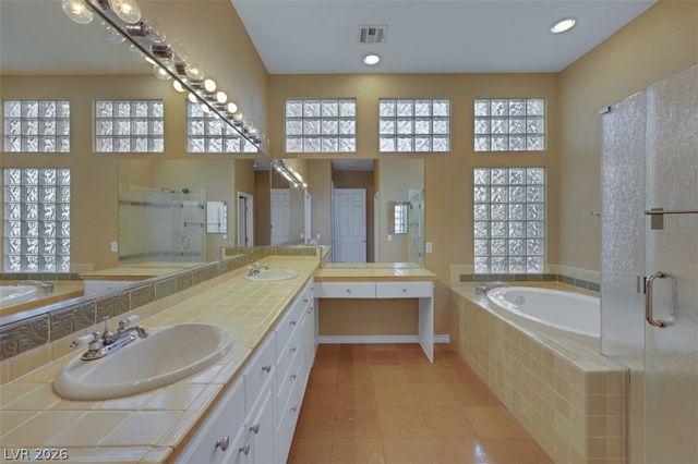 7392 Shady Breeze Court, Las Vegas, NV 89113