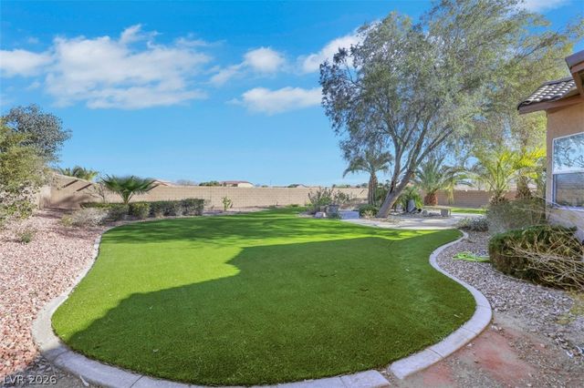 7392 Shady Breeze Court, Las Vegas, NV 89113