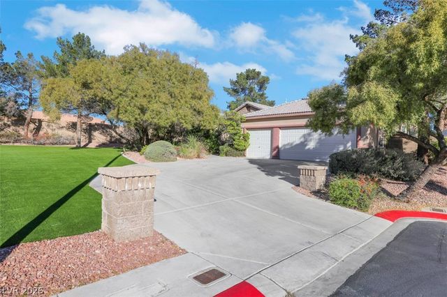 7392 Shady Breeze Court, Las Vegas, NV 89113