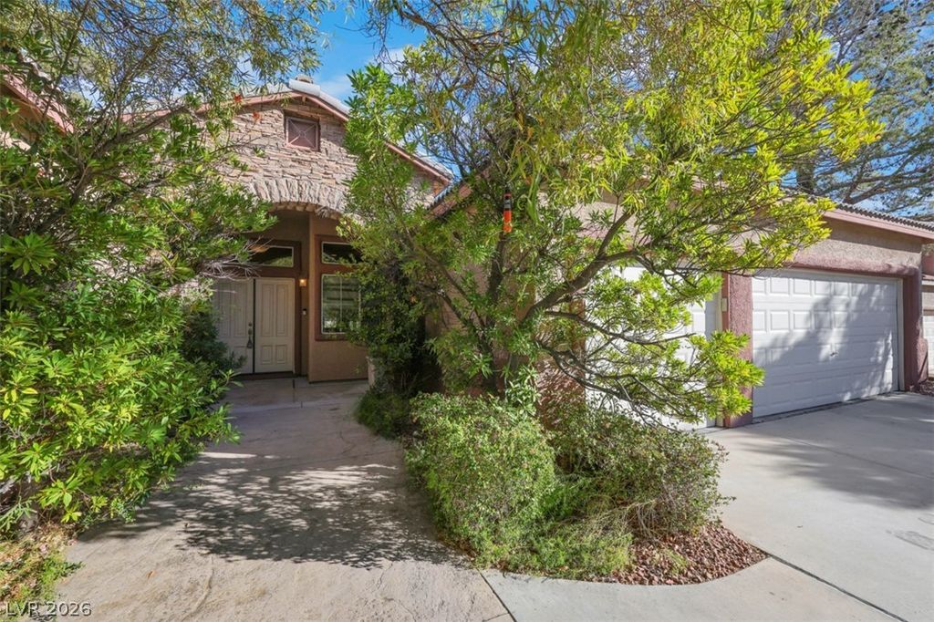 7392 Shady Breeze Court, Las Vegas, NV 89113