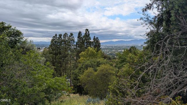 3530 N Knoll Drive, Los Angeles, CA 90068