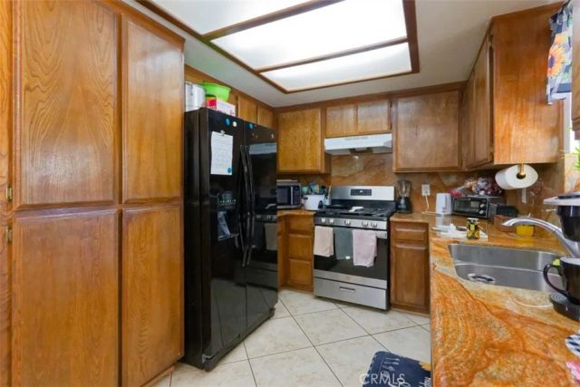 15928 Village Drive, Victorville, CA 92394