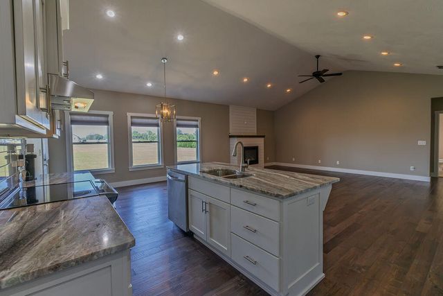121 Southern Fields Circle, Clever, MO 65631